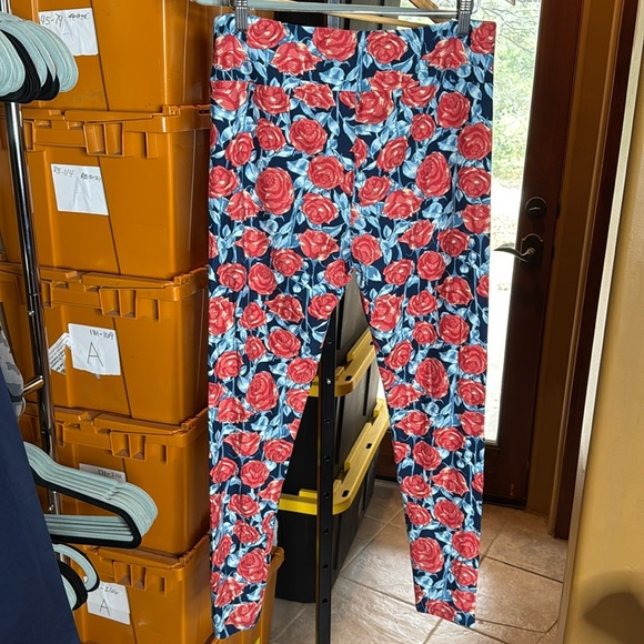 NEW Lularoe TC Tall & Curvy Blue Red Floral 4th of July Leggings Size 12-18 - Picture 5 of 5